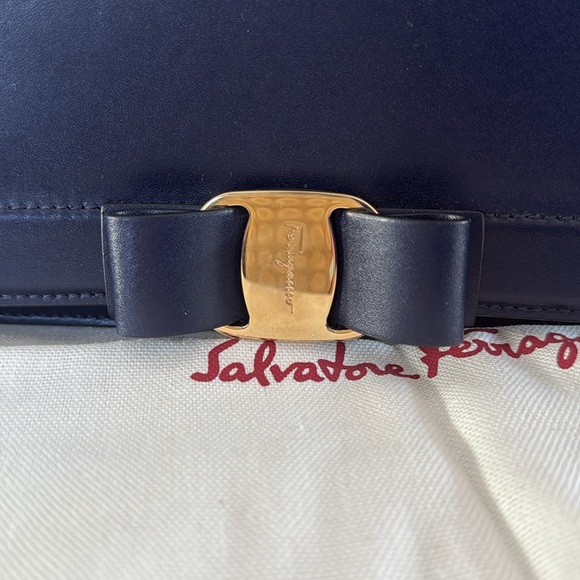 Salvatore Ferragamo Vara Bow bag - Picture 3 of 13